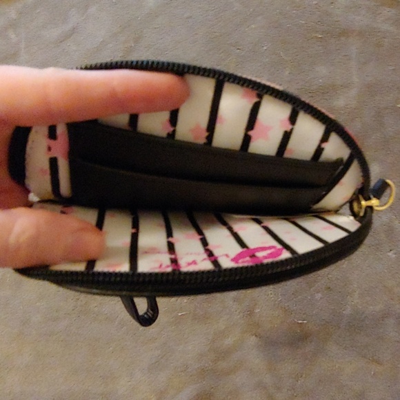 Betsey Johnson Rainbow Cat Wristlet +Pouch - Picture 3 of 4